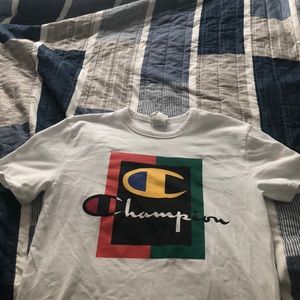 Champion tshirt small